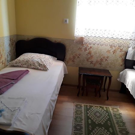 Guest House Nino Μπατούμι Εξωτερικό φωτογραφία