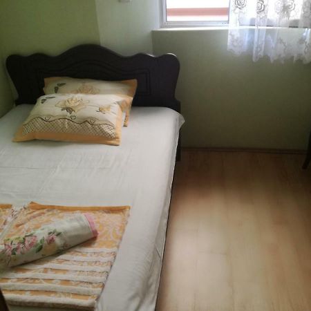 Guest House Nino Μπατούμι Εξωτερικό φωτογραφία